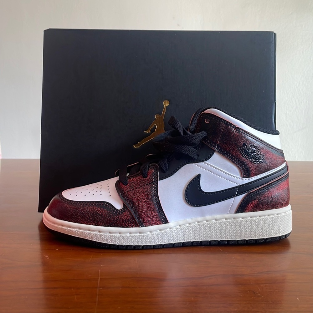 Youth Air Jordan 1 Mid SE (GS) 'Wear Away Chicago’ (FB0568-006)